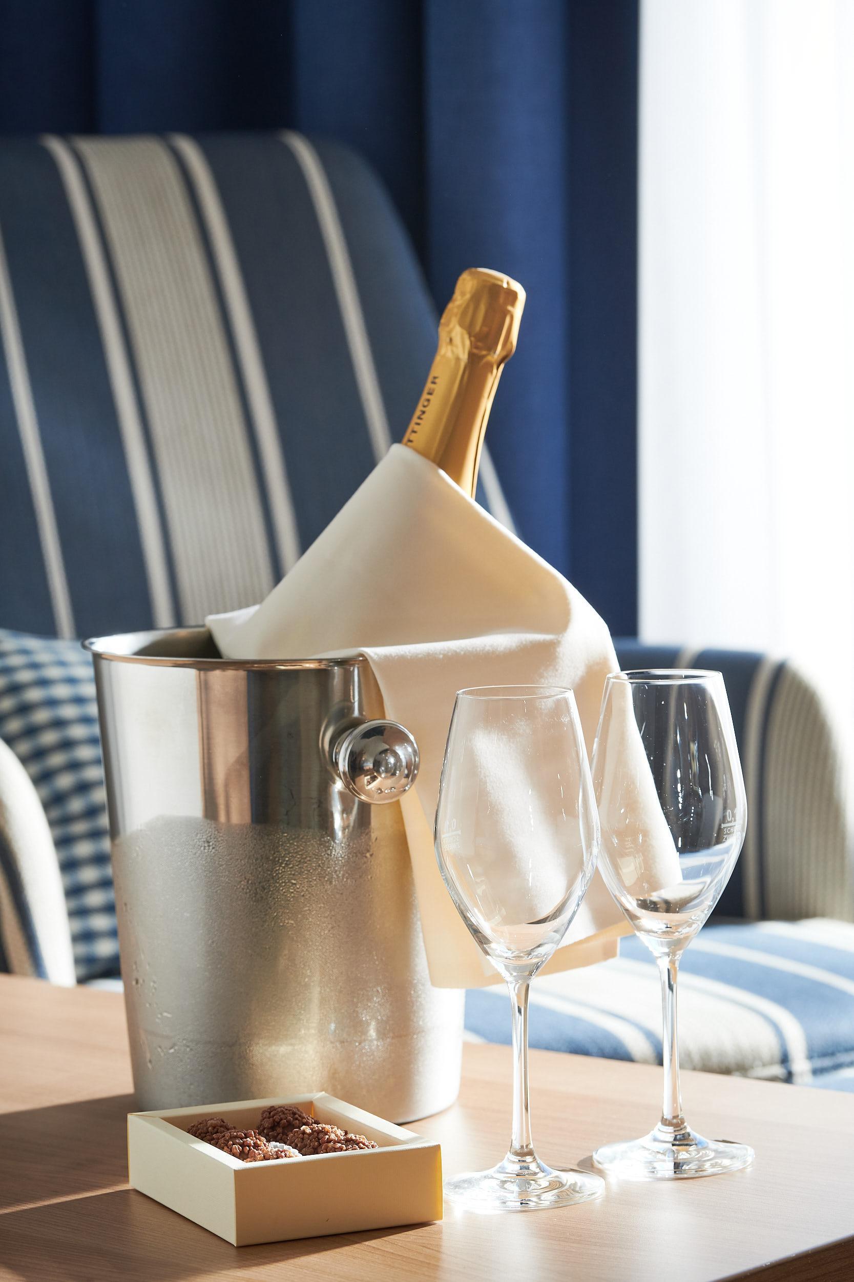 Hotel Bernstein Sellin - Zusatzleistung Champagner und Pralinen